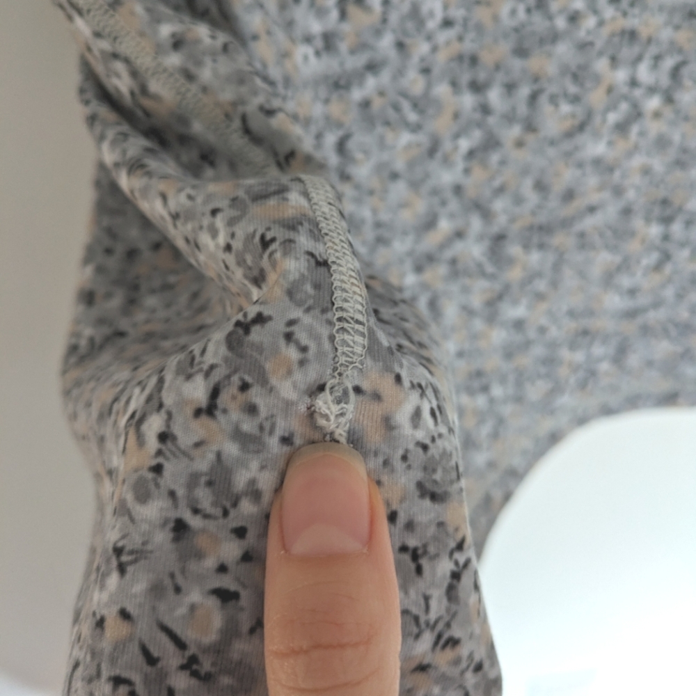 Lululemon Power Y Tank in Petite Fleur Silver Spoon Print Size 4 - Picture 8 of 8